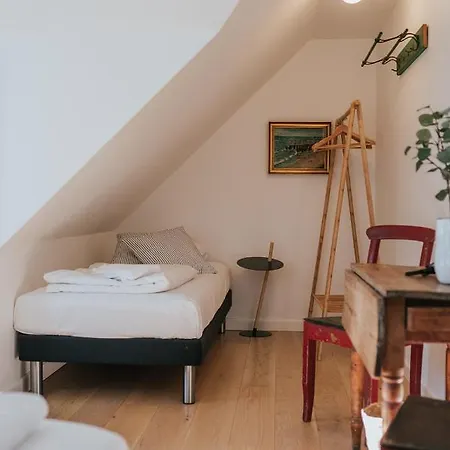 Kefs & Cafe Bed & Breakfast
