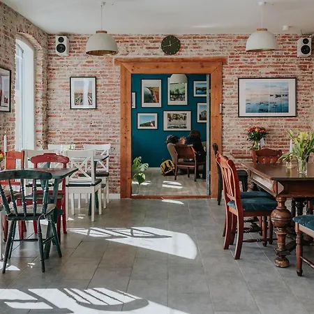 Kefs & Cafe Bed & Breakfast *