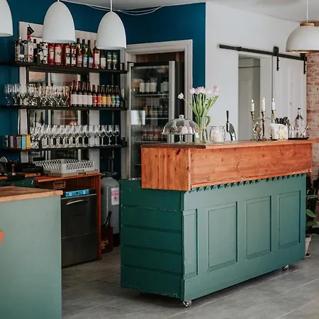 Bed & Breakfast Kefs Guesthouse&café *