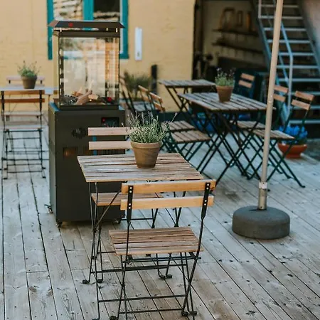 Kefs & Cafe 住宿加早餐酒店 *