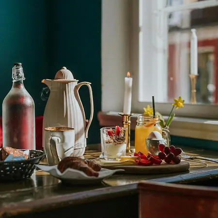 Kefs Guesthouse&café