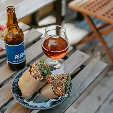 Alojamento de Acomodação e Pequeno-almoço Kefs & Cafe *