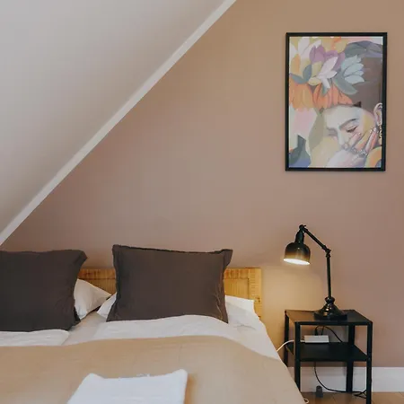 Kefs Guesthouse&café Bed & Breakfast *