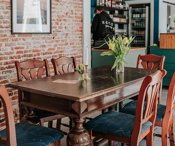 Kefs Guesthouse&café Bed & Breakfast