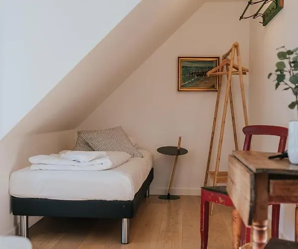 Kefs Guesthouse&café Bed & Breakfast