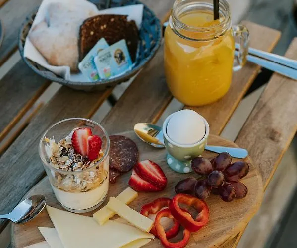 Bed & Breakfast Kefs Guesthouse&café