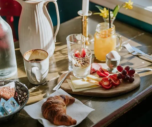 Kefs Guesthouse&café