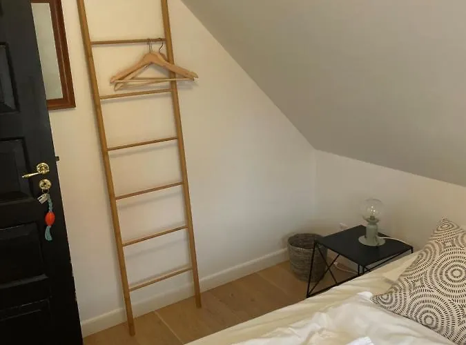 Kefs Guesthouse&café *