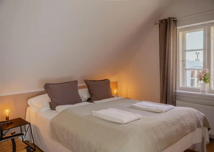 Kefs Guesthouse&café Bed & Breakfast *