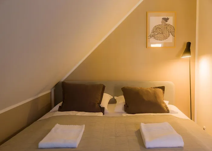Kefs Guesthouse&café Bed & Breakfast